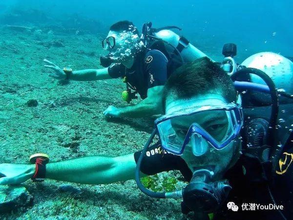 举行“体育大拜年 健康迎新春”篮球赛